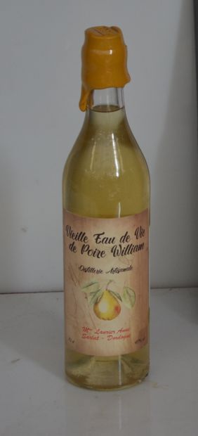 null 1 bottle OLD EAU DE VIE DE POIRE WILLIAM'S 1969 LAURIER A SARLAT