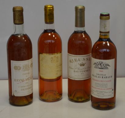 4 bouteilles : 1 CHT SUDUIRAUT 1989 EXC,...