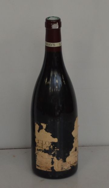 1 bottle CLOS DES LAMBRAYS 2009 (very damaged...