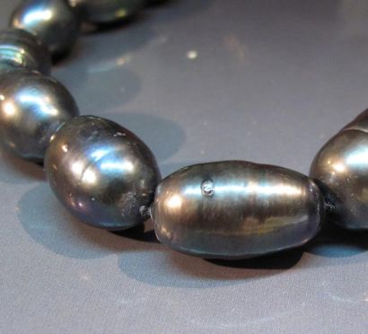 Sautoir de perles de culture grises teintées,...
