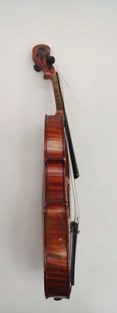 null VIOLON français réalisé dans les Vosges autour de Mirecourt, XXème siècle, 4/4,...