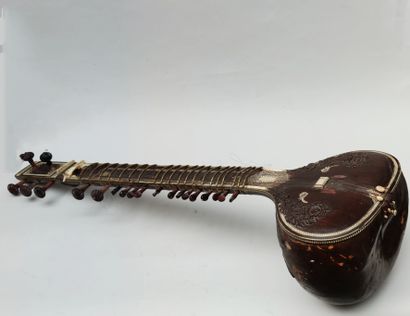 VINA, instrument à cordes indien en bois...
