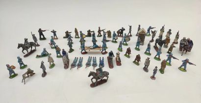  Set of about 55/60 painted metal soldiers, 20th century (in the state, small lacks)...