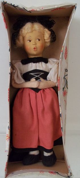  Swiss regional doll in felt and cardboard of origin. H 21 cm (circa 1910) Brown...