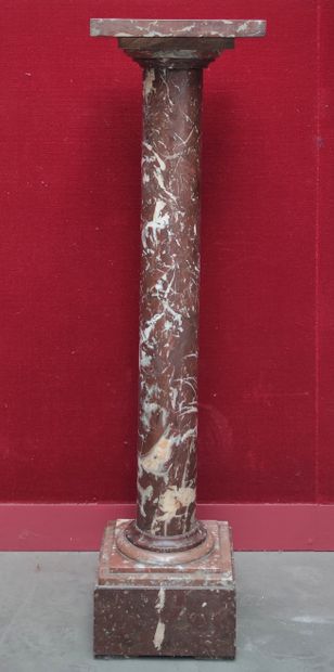 null 
COLUMN in red marble veined with white, circa 1900 Height. :
