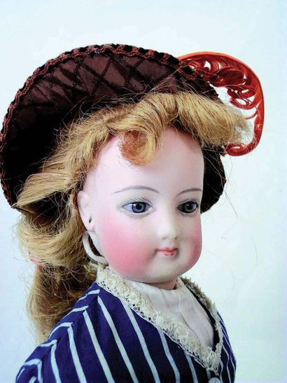 null 
Parisian doll from the house of François GAULTIER, head in pressed cookie (restored...