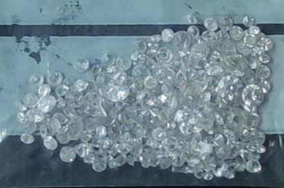null Lot de diamants tailles anciennes et modernes

Poids total : 7.75 carats

(petites...