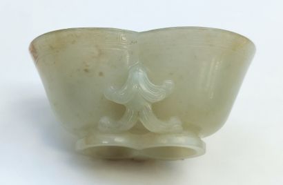 null 
Double Coupe en jade, XIXème siècle, CHINE  Hauteur : 3.7cm   Longueur : 7.8...