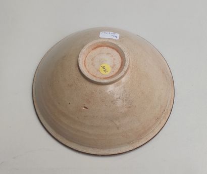 null 
Coupe en céramique à couverte beige rosée Chine Hauteur: 6cm Diamètre: 16.5cm...