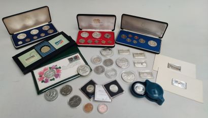 null 
LOT :
Quatre ECRINS comprenant chacun des pièces de monnaies en argent et métal...