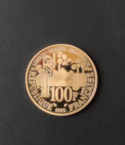 
PIECE of 100 francs in yellow gold, currency...