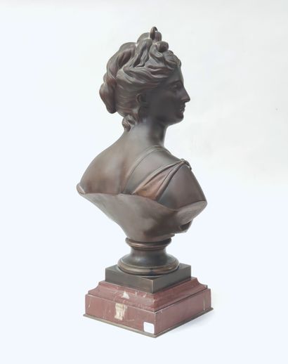 null 
D'après Jean Antoine HOUDON

Buste de Diane

Epreuve en bronze d'édition multiple...