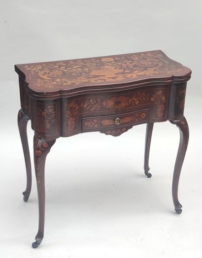 null 
Console games table in mahogany veneer and marquetry with rich decoration of...