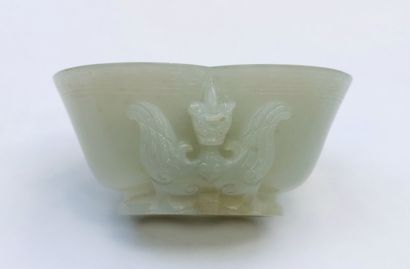 null 
Double Coupe en jade, XIXème siècle, CHINE  Hauteur : 3.7cm   Longueur : 7.8...