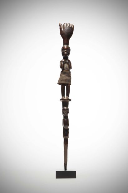 null Tabwa

(DRC) Chief's scepter representing a hand with folded fingers, a sign...