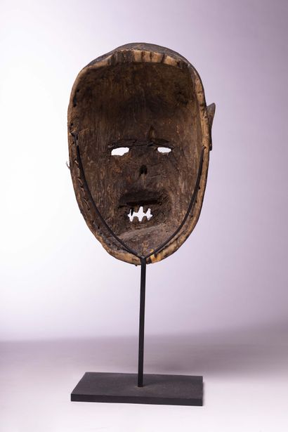 null Idoma

Igala

(Nigéria) Très ancien masque à front bombé de type "Ichahoho".

Une...