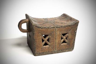 null Baule

(Ivory Coast) Superb seat of notable richly decorated with nails of tapestry.

A...