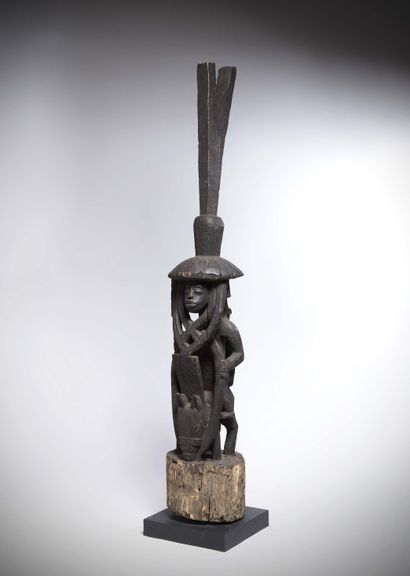 null Yoruba

(Nigéria) Elégant pilier de véranda d'un sanctuaire représentant un...