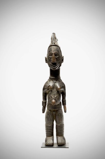 null Ibo

( Nigéria ) Grande poupée en bois à patine laquée noire, représentant une...