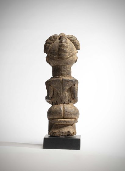 null Ibo/

Izzi

(Nigeria) Statue in semi-heavy wood with a crusty patina representing...