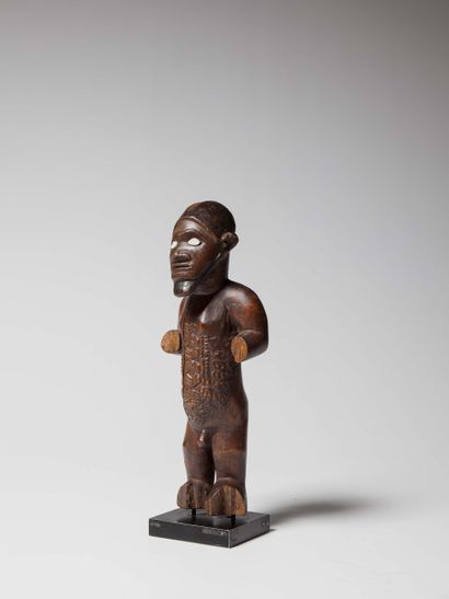 Bembé

(RDC) Statue masculine représentant...
