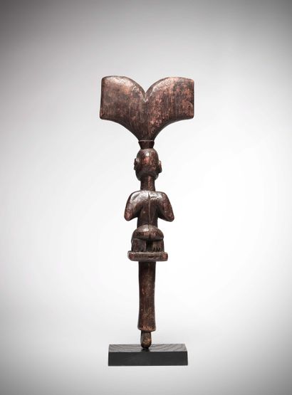 null Yoruba

(Nigéria) Osché Shango, sceptre rituel représentant une femme agenouillée...