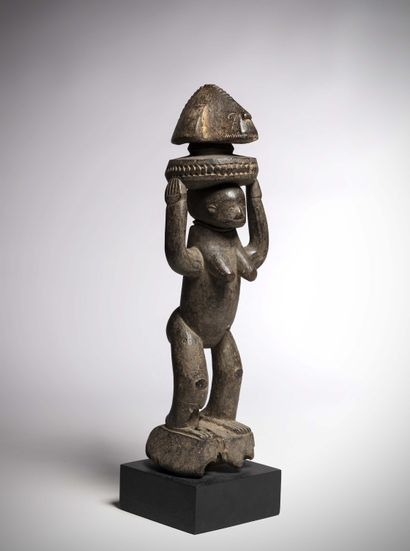 Itsoko

(Nigéria) Statue féminine en bois...