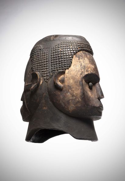 null Boki/

Ejagham Mask helmet biface of the region of the high cross river.

The...