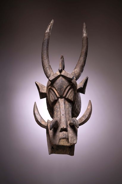 null Sénoufo

(Côte d'Ivoire)

( Région Lahata ) Grand masque rituel "Kponiougo"...