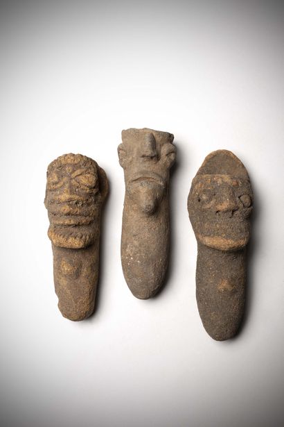 null Koma

(North Ghana) Lot of three heads representing bearded faces. D(H : 13...
