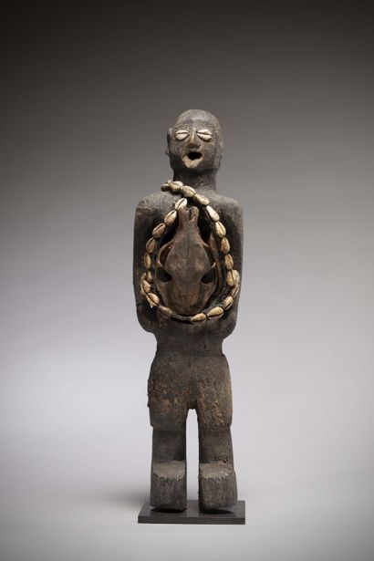 Konkomba

( Togo / Ghana ) Male statue wearing...
