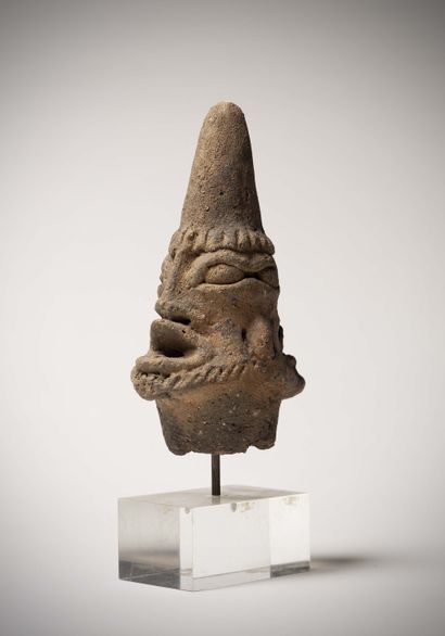 null Koma

(Northern Ghana) Janiform terracotta head with pointed skull, almond-shaped...