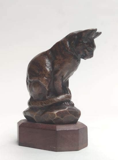 null 
Antoine-Louis BARYE (1795-1875)

Seated cat

Bronze cast of multiple edition...