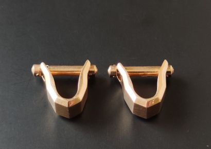 null Pair of cufflinks in yellow gold 750 °/°° "stirrup" shape. Weight : 11.1 grams...
