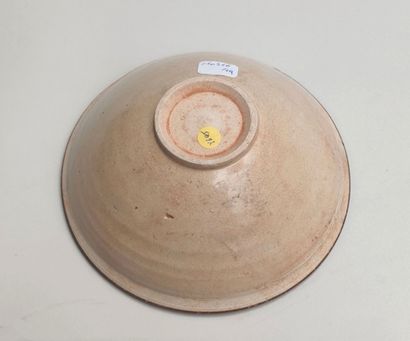 null Coupe en céramique à couverte beige rosée Chine Hauteur: 6cm Diamètre: 16.5cm...