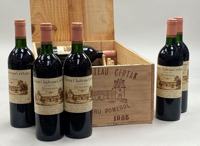 12 bouteilles Vieux Château Certan 1985 Pomerol...