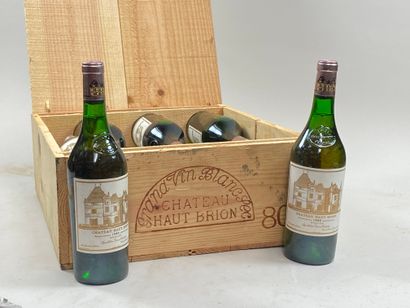 null 12 bouteilles Château Haut-Brion Blanc 1980 1er GCC Pessac-Léognan CB (ETIQUETTES...