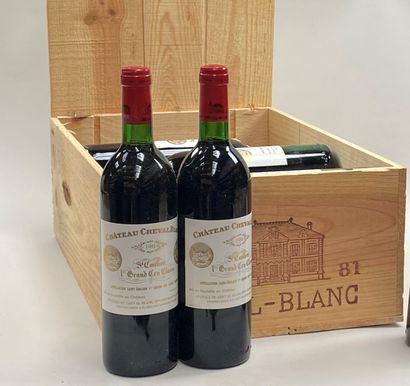 12 bouteilles Château Cheval Blanc 1981 1er...