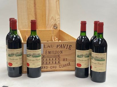 12 bouteilles Château Pavie 1981 1er GCC...