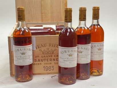 12 bouteilles Château Rieussec 1983 1er GCC...