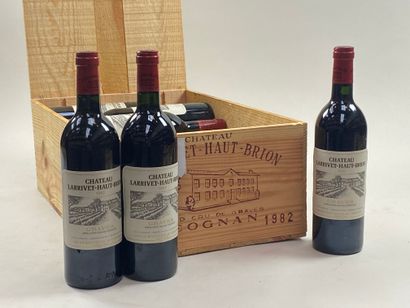 12 bouteilles Château Larrivet Haut-Brion...