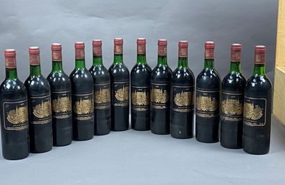12 bouteilles Château Palmer 1976 3ème GCC...