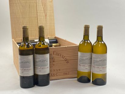 null 12 bouteilles Domaine de Chevalier 1987 Blanc CC Graves Pessac-Léognan CB (...