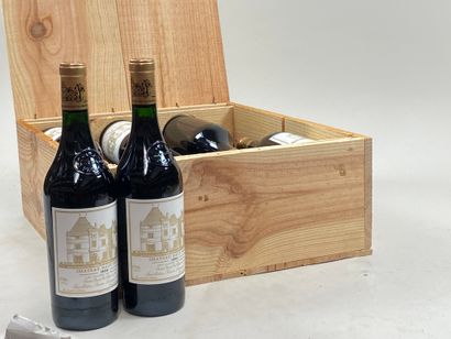 12 bouteilles Château Haut-Brion 1990 1er...