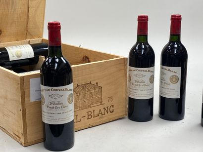 12 bouteilles Château Cheval Blanc 1978 1er...