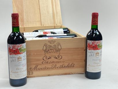 12 bouteilles Château Mouton Rothschild 1989...