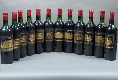 12 bouteilles Château Palmer 1975 3ème GCC...