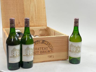 12 bouteilles Château Haut-Brion Blanc 1985...
