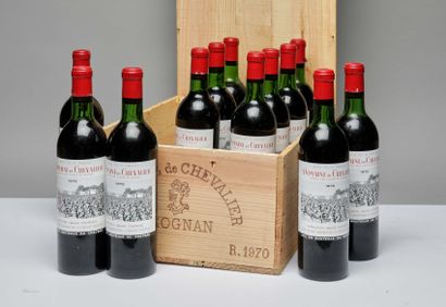 12 bouteilles Domaine de Chevalier 1970 CC...