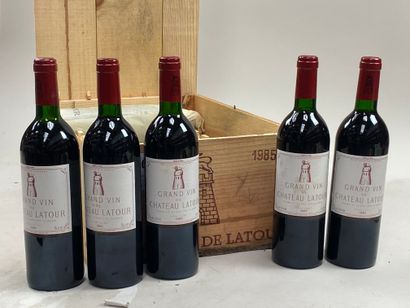 12 bouteilles Château Latour 1985 1er GCC...